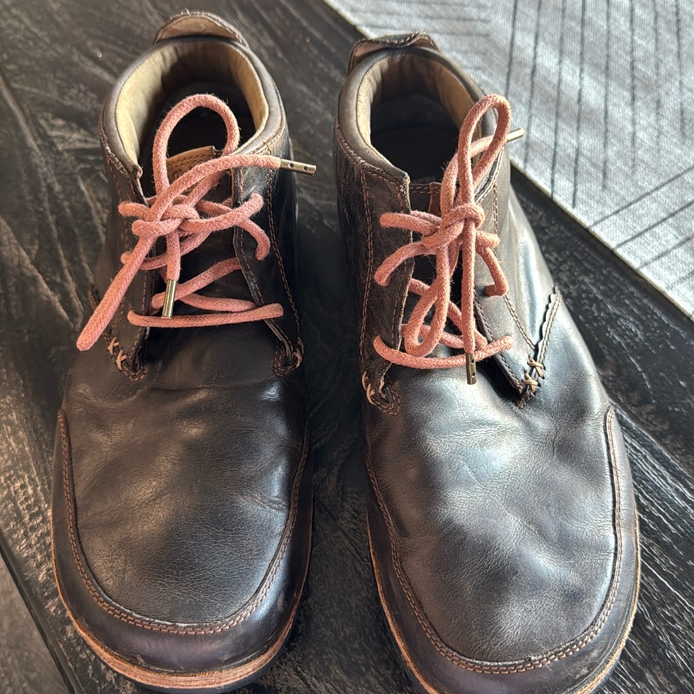Men’s OluKai Kamuela size 10